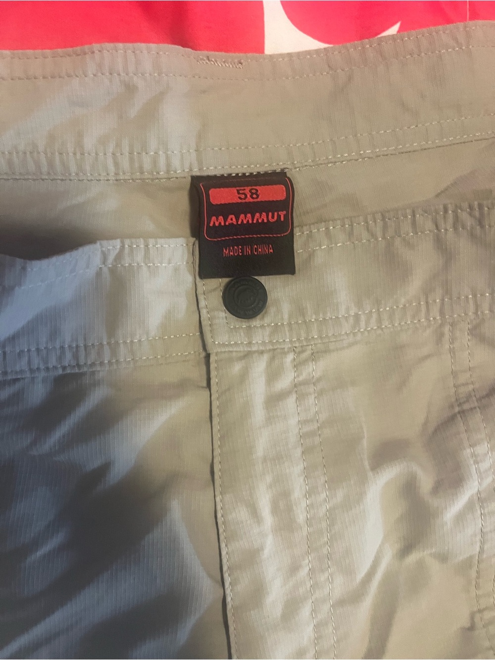 Mammut tan hiking  Outdoor Shorts with Red Logo Patch - Picture 2 of 6